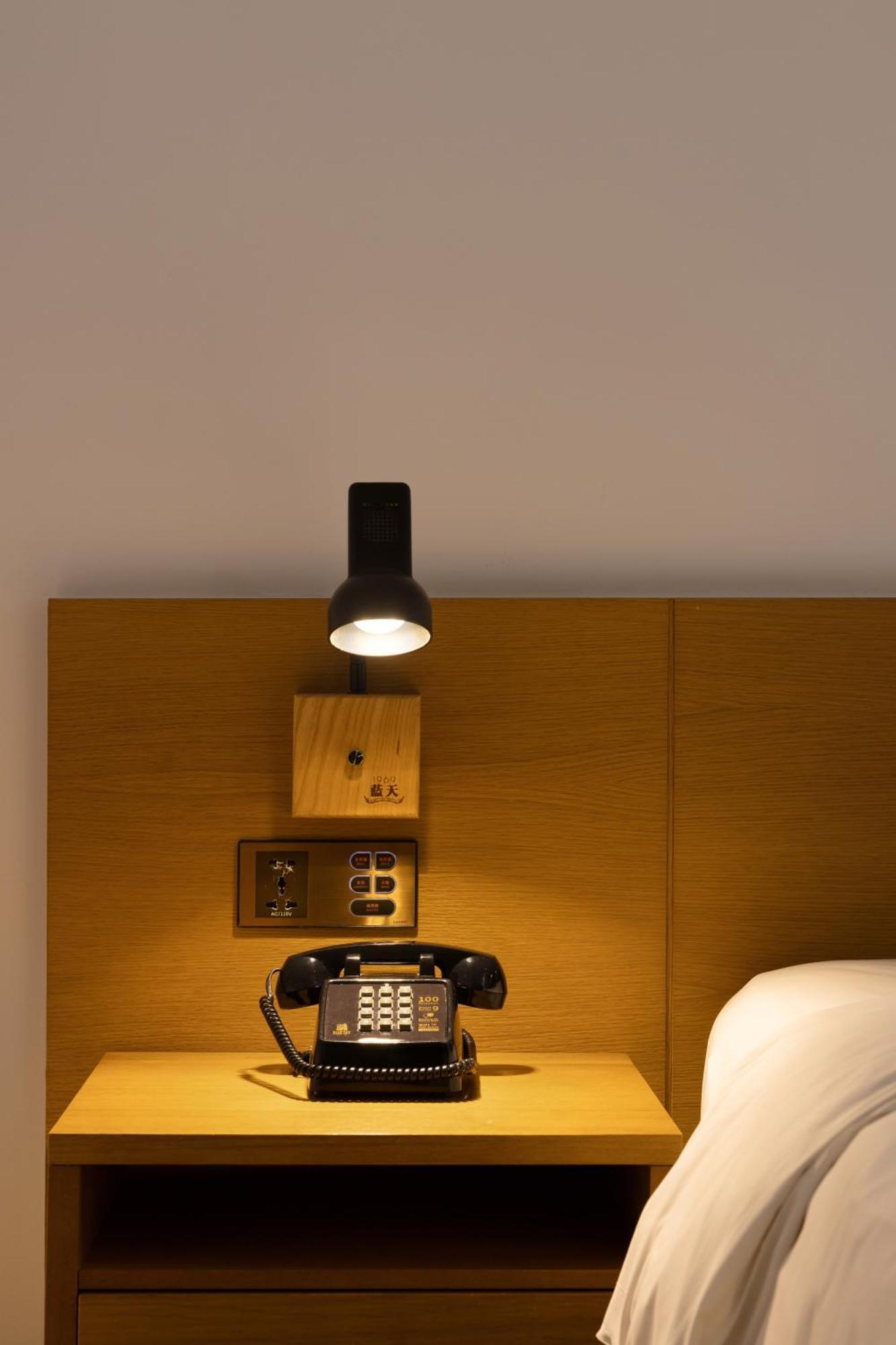 Bluesky Hotel Тайчжун Экстерьер фото
