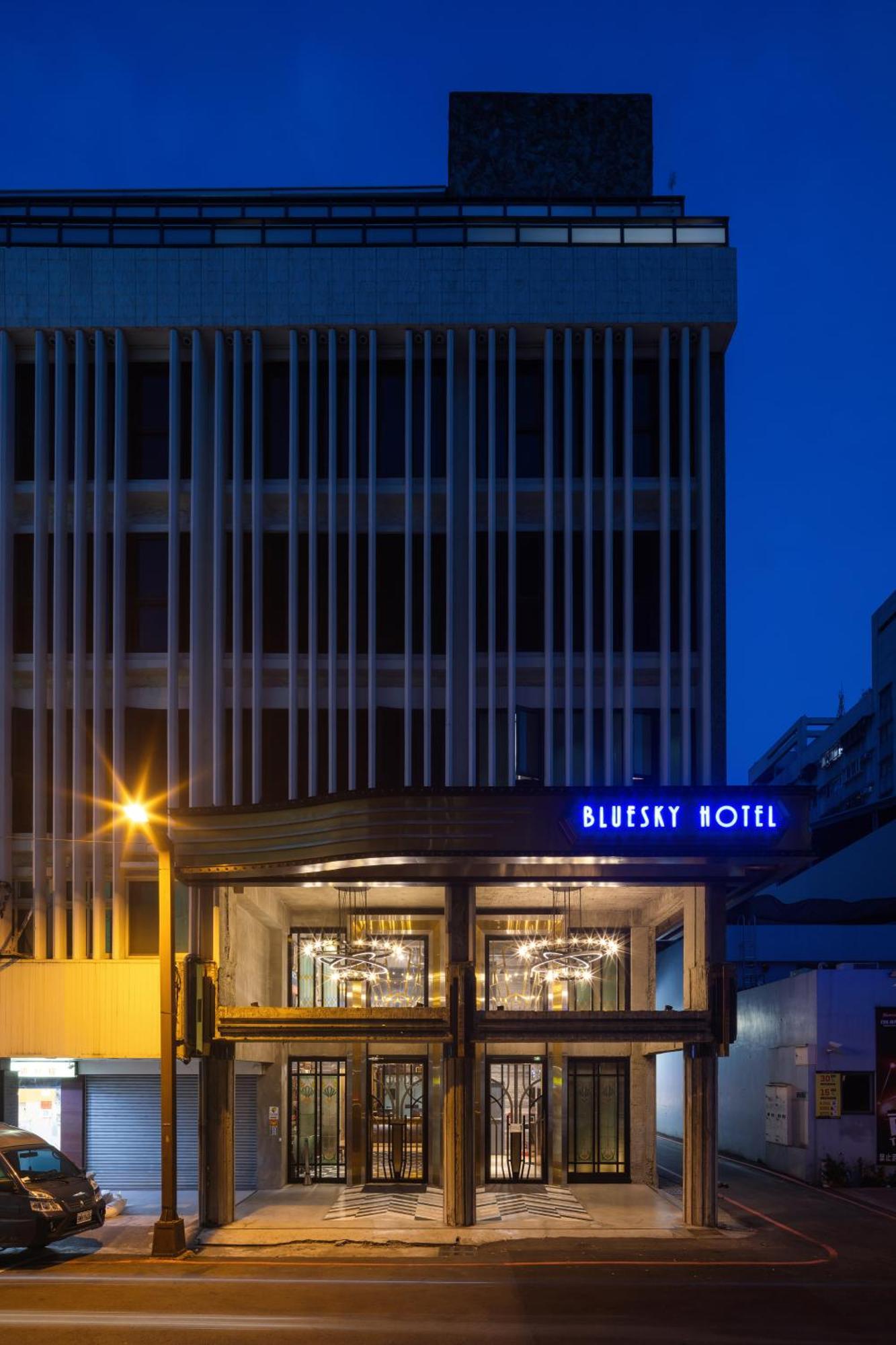 Bluesky Hotel Тайчжун Экстерьер фото