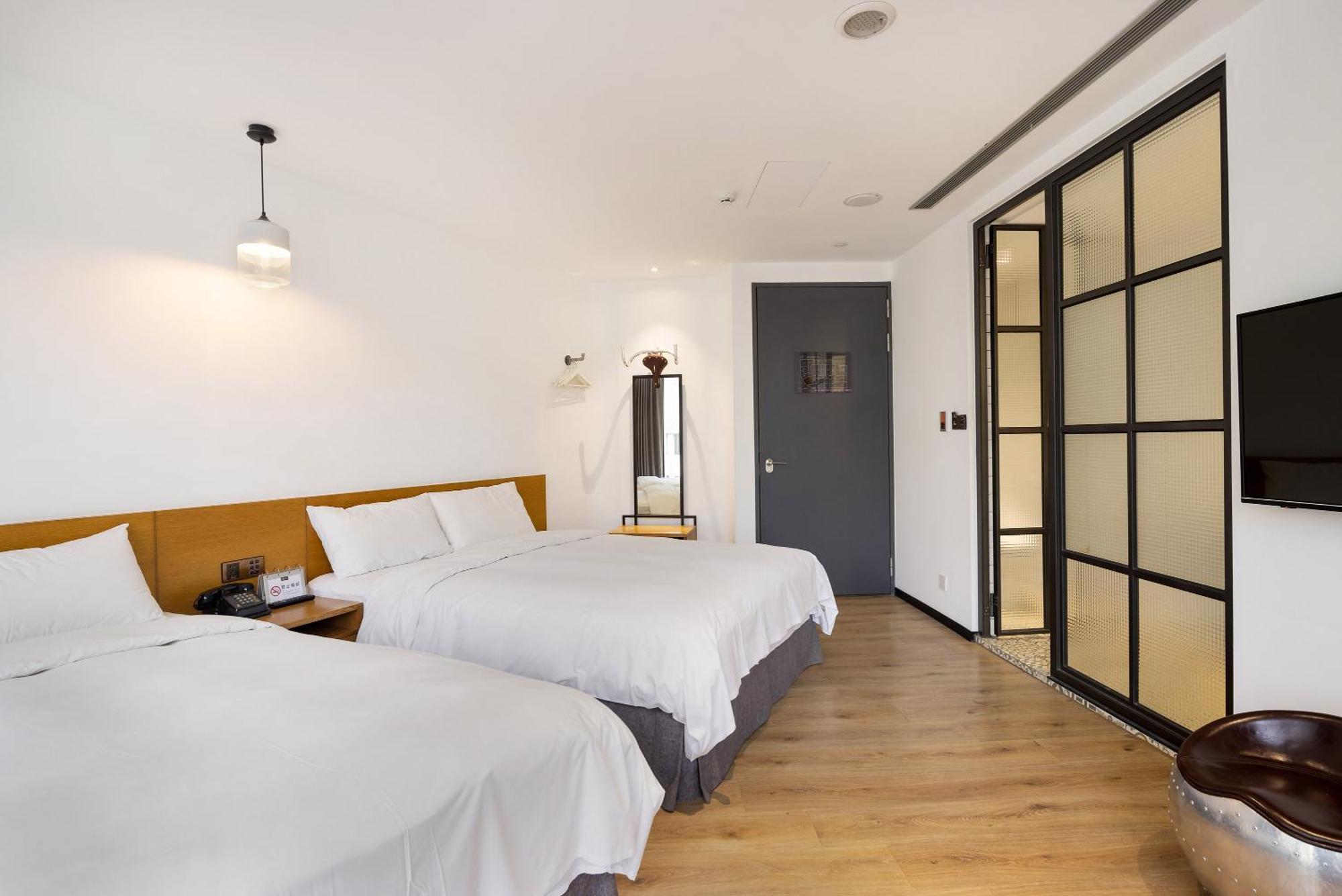 Bluesky Hotel Тайчжун Номер фото